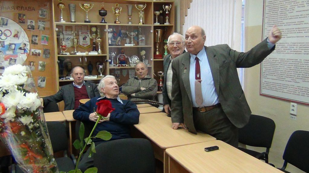 Пятилетие музея отмечают первые выпускники факультета (2014г.) - 2